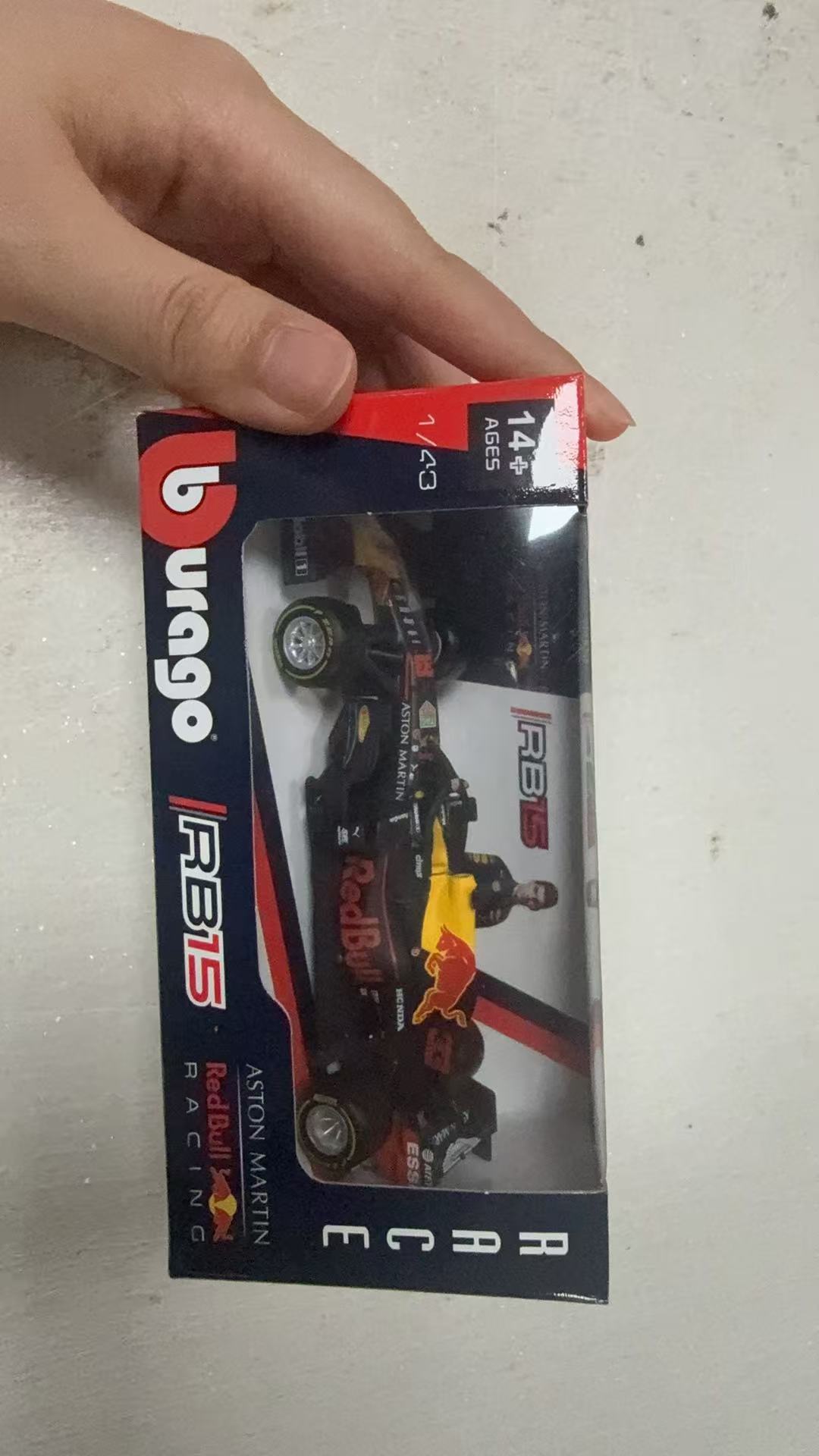 Bburago 1:43 F1 Ferrari SF25 M - Model Kit Italeri 评论和价格