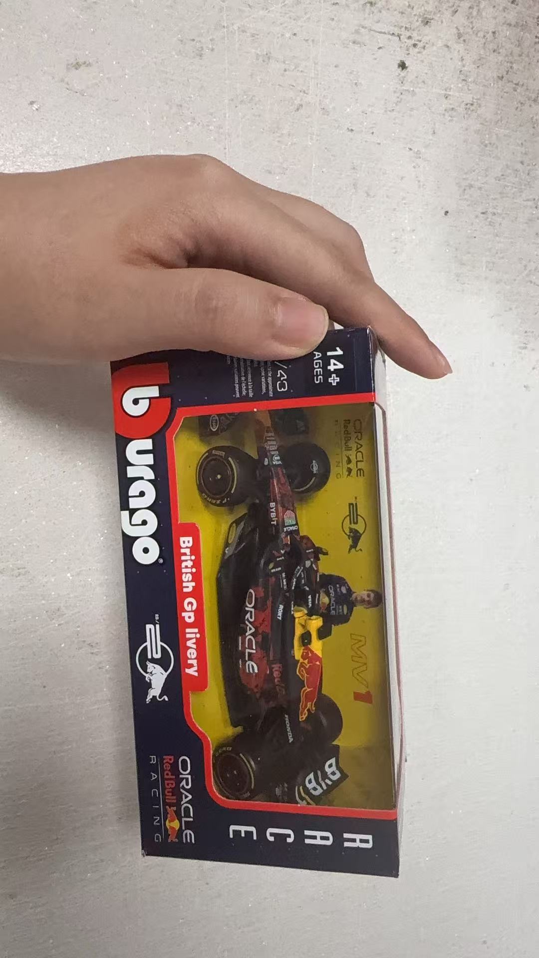 Bburago 1:43 F1 Ferrari SF25 M - Model Kit Italeri 评论和价格
