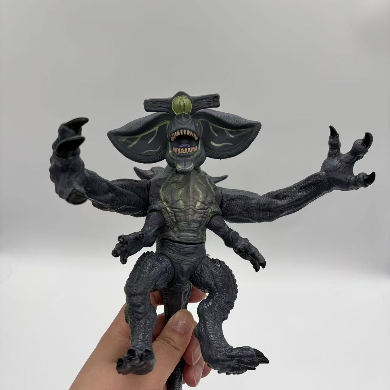 Scunner Trespasser Axe-Head Ha - Model Kit Pacific Rim 评论和价格